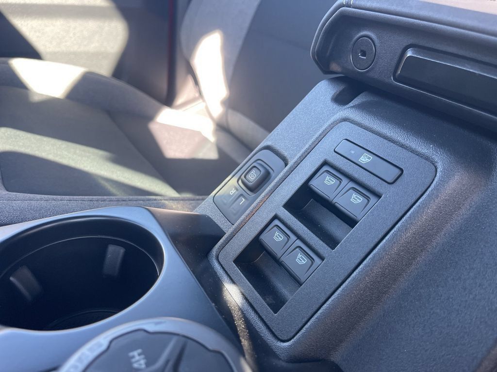 New 2025 Ford Bronco 4-Door AWD/4WD image 19