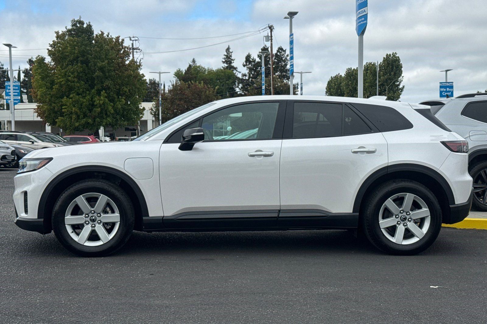 Used 2024 Honda Prologue EX image 2