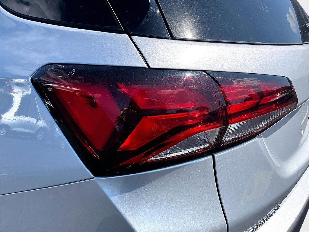 Used 2022 Chevrolet Equinox LT FWD image 29