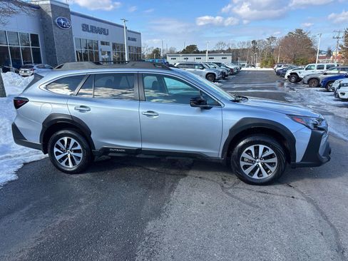 Certified 2025 Subaru Outback Premium image 2