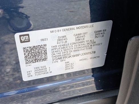Used 2023 Chevrolet Traverse LT FWD image 29