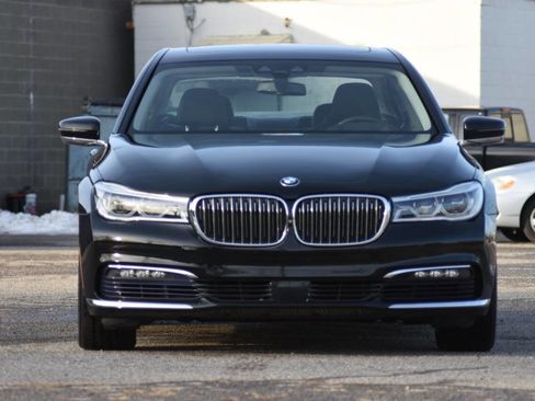 Used 2016 BMW 750i xDrive image 5