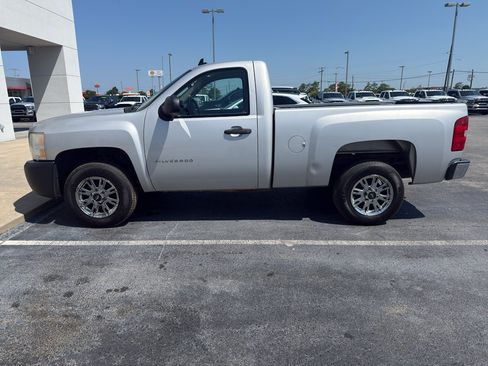 Used 2010 Chevrolet Silverado 1500 W/T RWD image 2