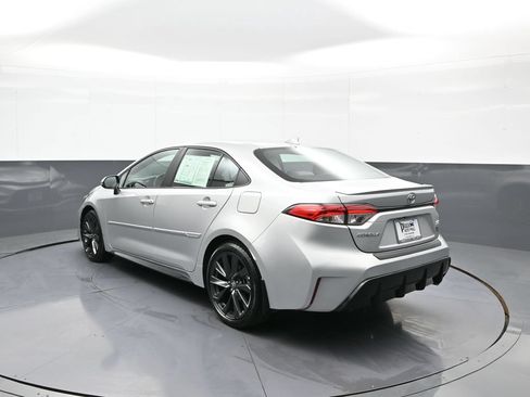 Used 2024 Toyota Corolla SE FWD image 8