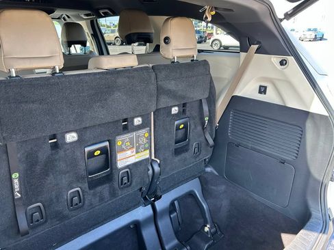 Used 2021 Toyota Sienna AWD image 44