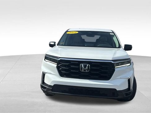 Used 2023 Honda Pilot LX image 2