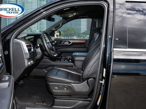Used 2025 GMC Yukon Denali AWD/4WD image 16