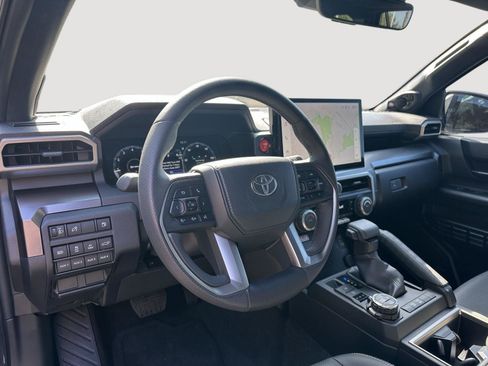 Used 2025 Toyota 4Runner TRD Off-Road Premium AWD/4WD image 11
