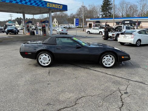 Used 1992 Chevrolet Corvette Convertible image 3