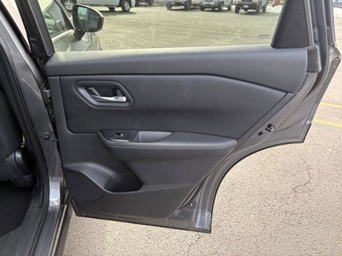 Used 2024 Nissan Rogue SV image 14