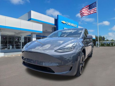 Used 2023 Tesla Model Y Long Range AWD/4WD image 7