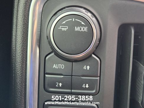 Used 2021 Chevrolet Silverado 1500 LT w/ Z71 Off-Road Package AWD/4WD image 25