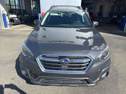 Used 2018 Subaru Outback 2.5i Premium AWD/4WD image 2