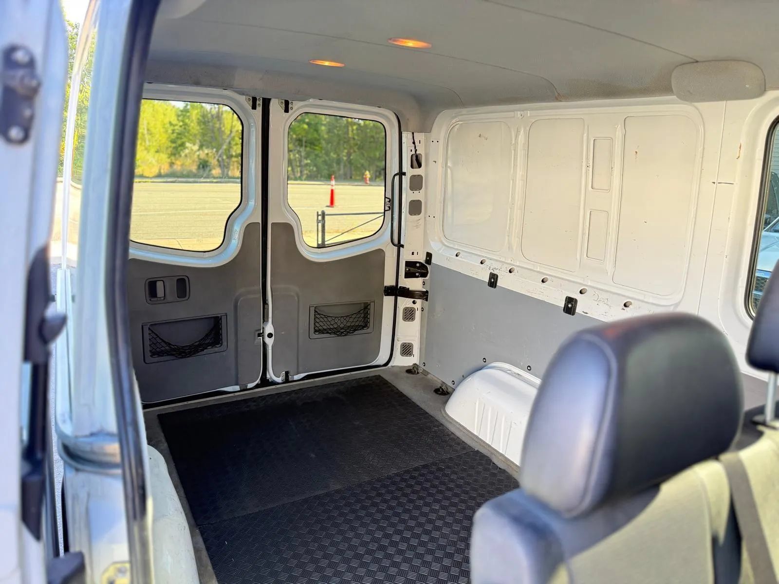 Used 2014 Mercedes-Benz Sprinter 2500 image 13