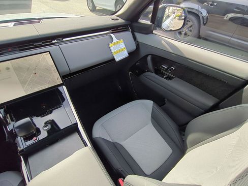 New 2026 Land Rover Range Rover Sport SV image 28