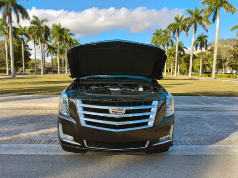 Used 2016 Cadillac Escalade Luxury AWD/4WD image 43