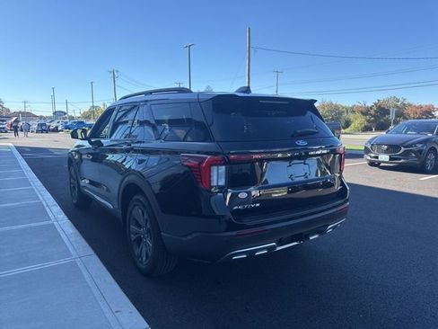 Used 2025 Ford Explorer Active w/ Active Comfort Package image 6