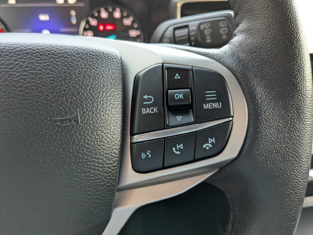 Used 2024 Ford Explorer XLT w/ Equipment Group 202A AWD/4WD image 21