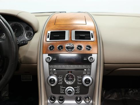 Used 2015 Aston Martin DB9 Volante Carbon Edition Convert image 38