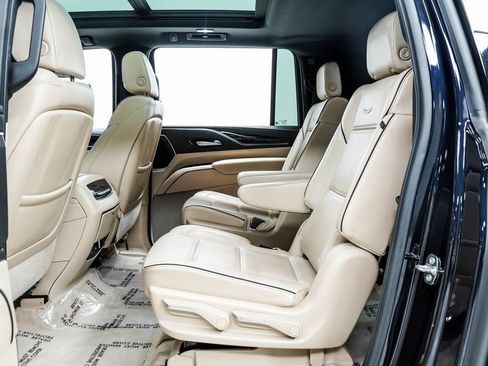 Used 2023 Cadillac Escalade ESV Premium Luxury image 23