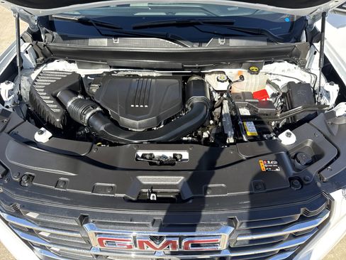 Used 2024 GMC Acadia Elevation image 40