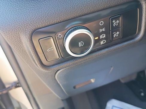 Used 2024 Ford Explorer Limited AWD/4WD image 18