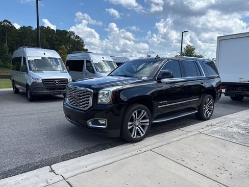 Used 2018 GMC Yukon Denali image 9