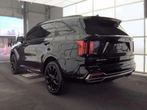 Used 2023 Kia Sorento SX AWD/4WD image 12