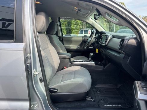 Used 2020 Toyota Tacoma SR5 AWD/4WD image 45