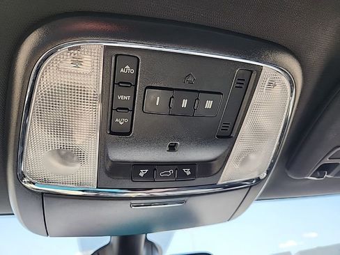 Used 2018 Dodge Durango R/T w/ Trailer Tow Group IV AWD/4WD image 15
