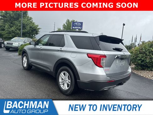 Used 2020 Ford Explorer XLT w/ Equipment Group 202A AWD/4WD image 8