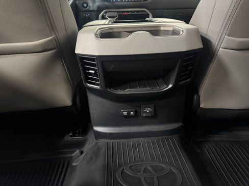 Used 2025 Toyota Tundra Limited image 32