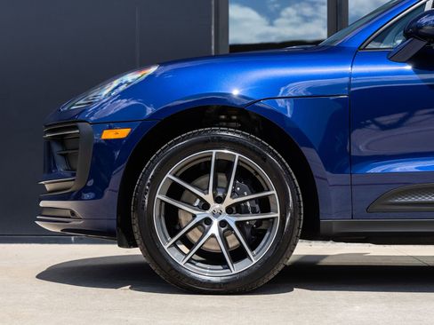 Certified 2026 Porsche Macan AWD/4WD image 13