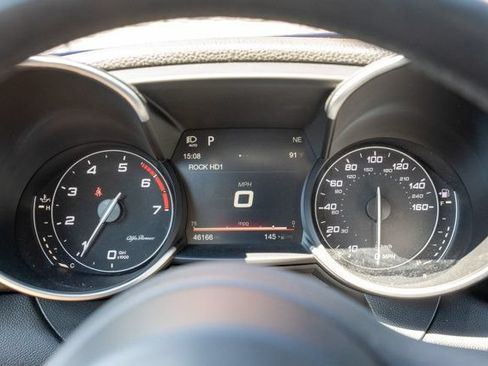 Used 2017 Alfa Romeo Giulia Ti w/ TI 19" Sport Package AWD/4WD image 25