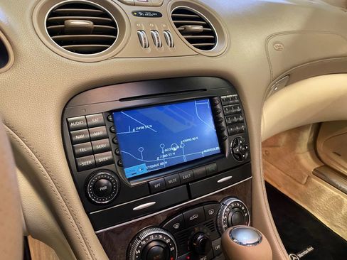 Used 2007 Mercedes-Benz SL 55 AMG image 21