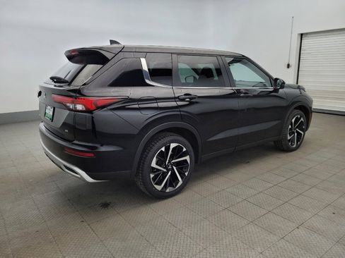 Used 2022 Mitsubishi Outlander SE image 10