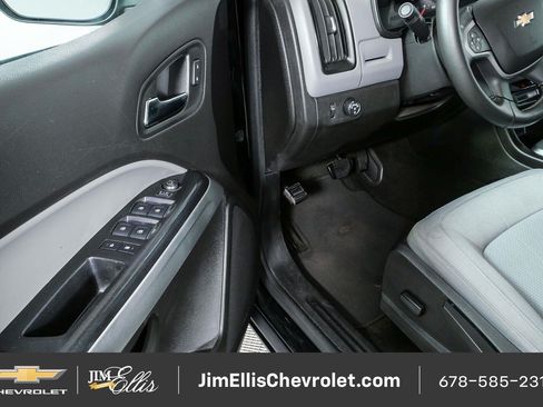 Used 2016 Chevrolet Colorado LT w/ LT Convenience Package RWD image 5