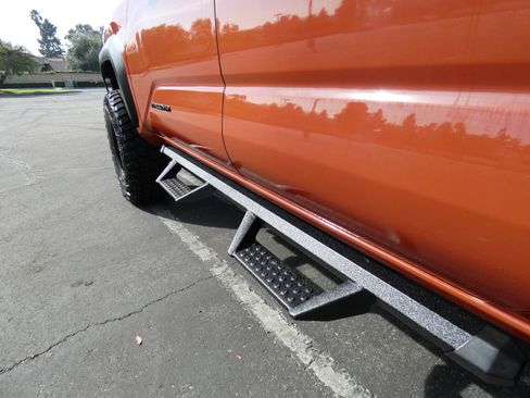 Used 2025 Toyota Tacoma TRD Off-Road w/ TRD Off Road Premium Package image 21