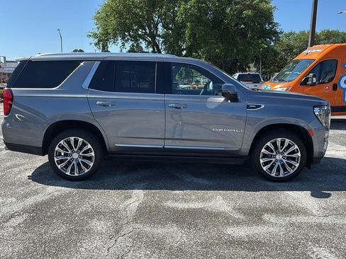 Used 2022 GMC Yukon Denali w/ Denali Premium Package image 8