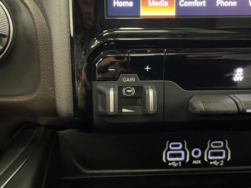 Used 2025 RAM 1500 Laramie w/ Laramie Southwest Edition AWD/4WD image 31
