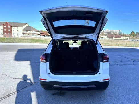 Certified 2024 Chevrolet Equinox LT w/ LPO, Floor Liner Package image 21