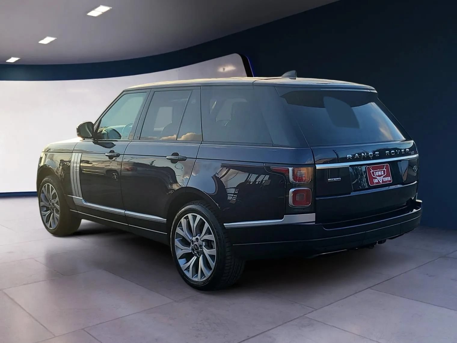 Used 2019 Land Rover Range Rover HSE AWD/4WD image 3