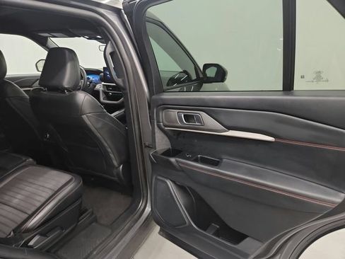 Used 2025 Ford Explorer ST-Line w/ ST-Line Street Pack AWD/4WD image 29