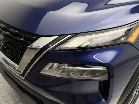 Used 2023 Nissan Rogue SV FWD image 3