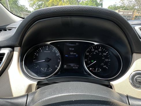 Used 2016 Nissan Rogue SL FWD image 19