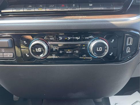 Used 2025 GMC Sierra 1500 SLT AWD/4WD image 28