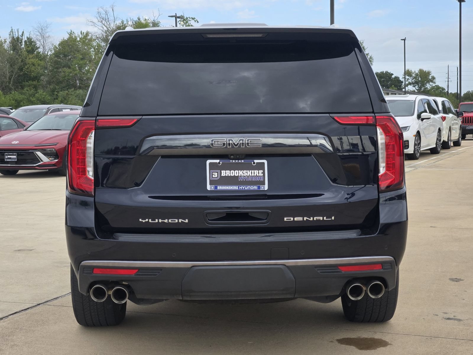 Used 2023 GMC Yukon Denali Ultimate AWD/4WD image 7