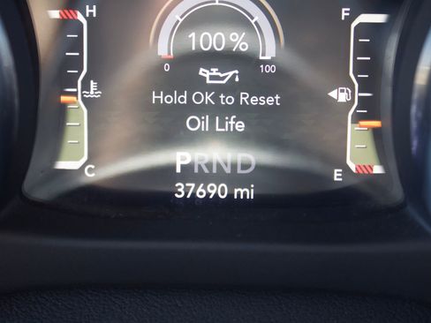 Used 2021 Jeep Wrangler Unlimited Sahara AWD/4WD image 27