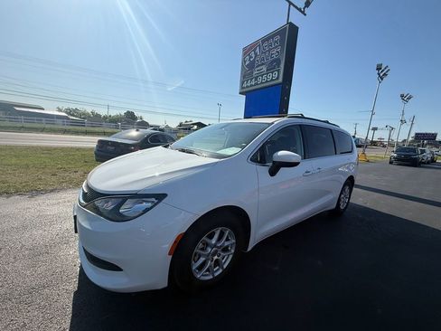 Used 2021 Chrysler Voyager Lxi image 8