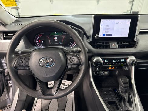 Used 2024 Toyota RAV4 XLE AWD/4WD image 33